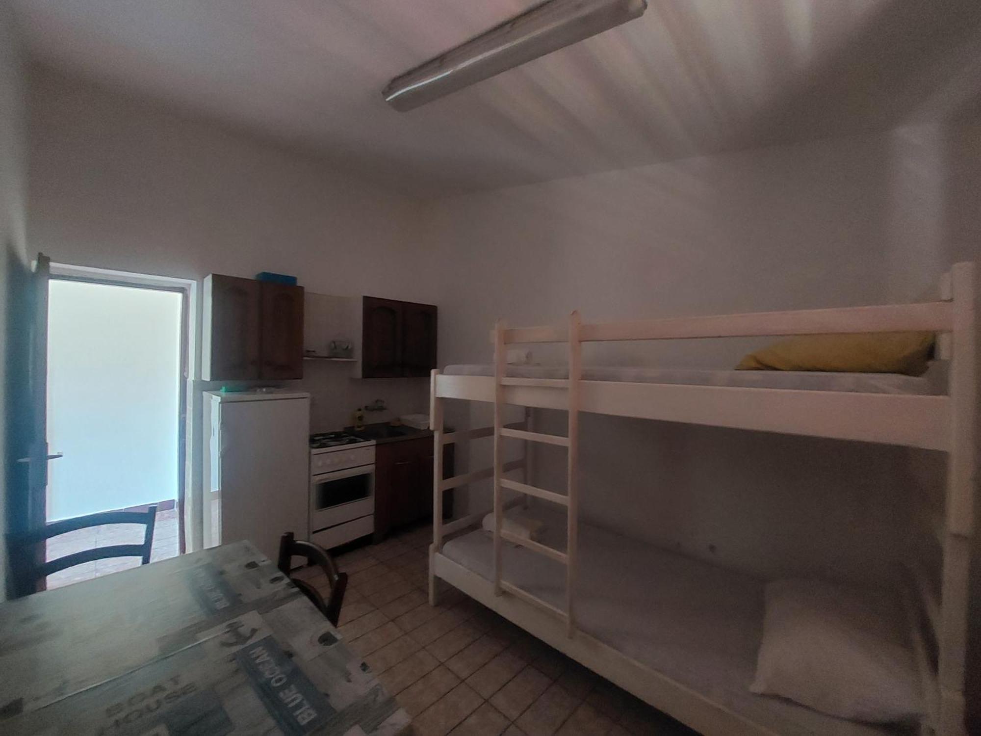 Studio-App Iva, Balcony With Sea View - 50 M From Beach 帕格 外观 照片