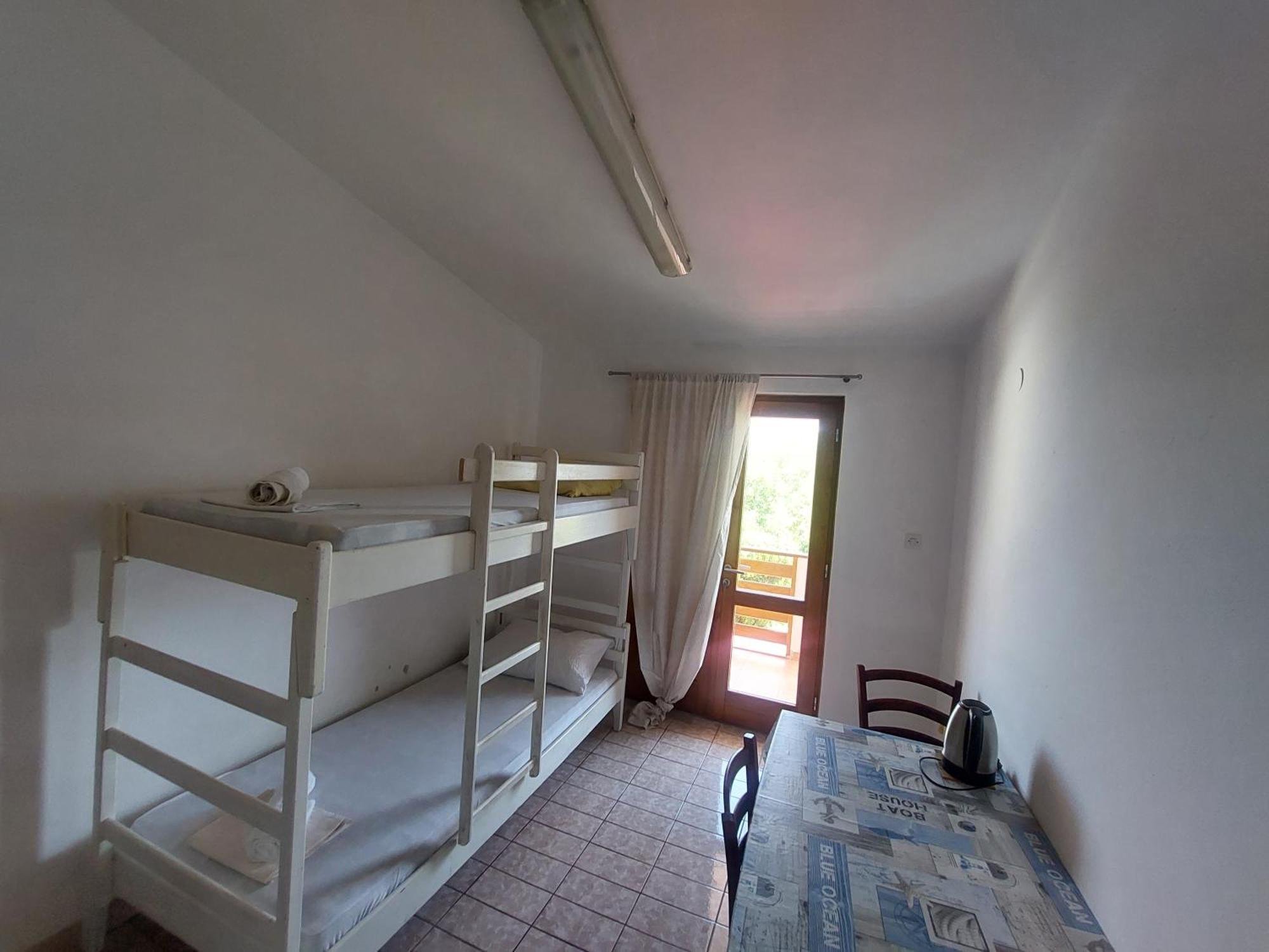 Studio-App Iva, Balcony With Sea View - 50 M From Beach 帕格 外观 照片